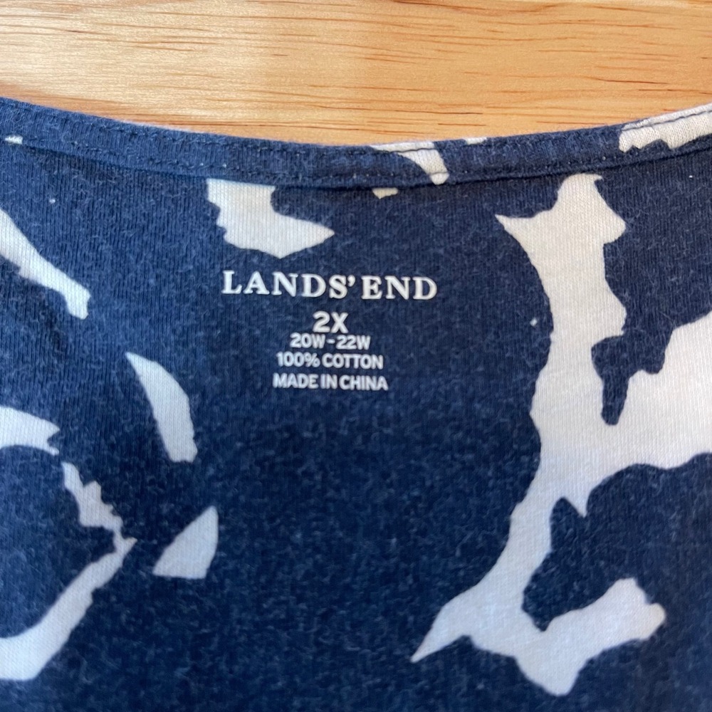 Lands End Womens 2X Navy Blue White Floral Rose Cotton Tank Top Ruffle 20W-22W - Picture 2 of 5